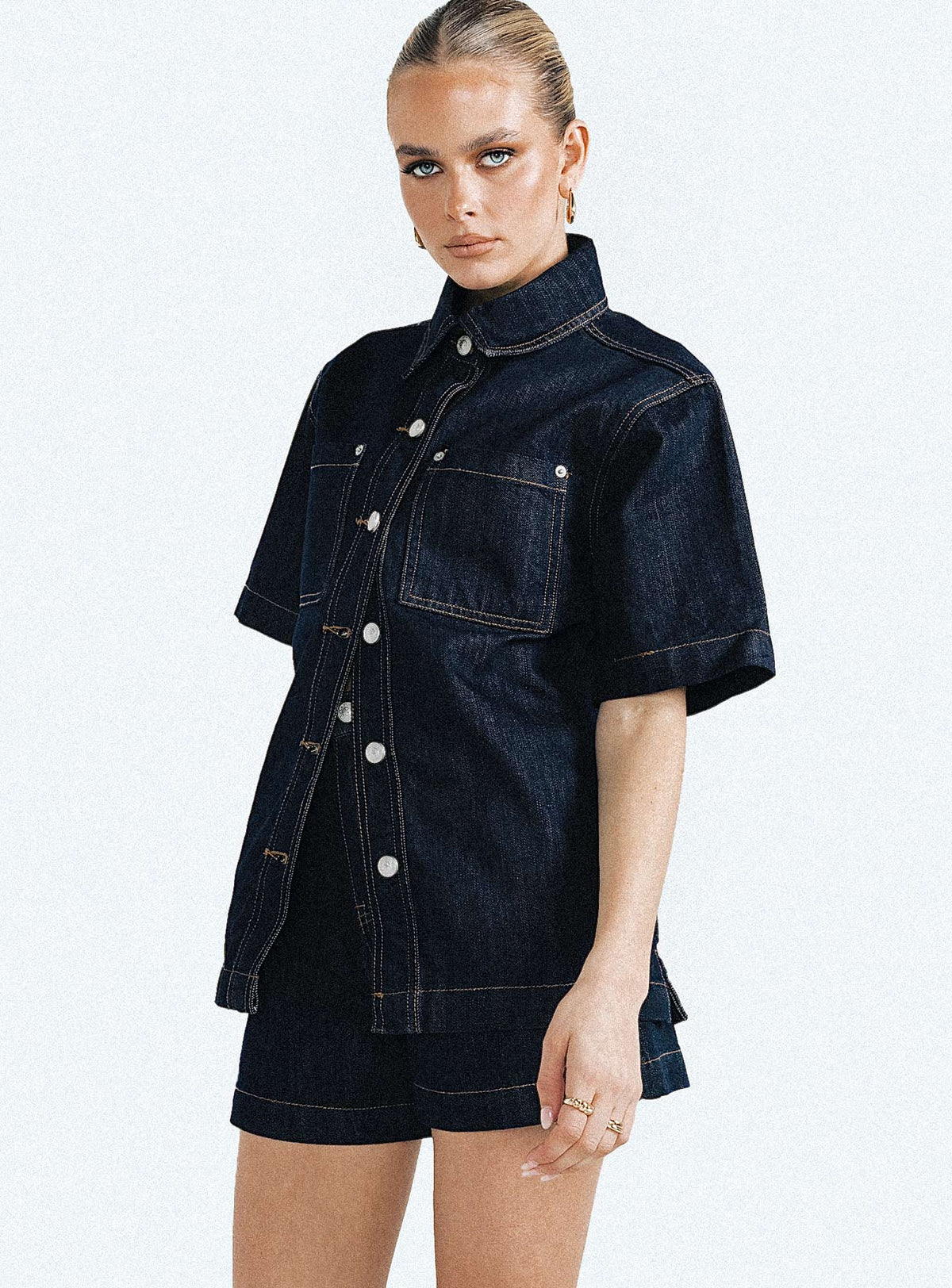 Shacket Dark wash denim Pointed collar Button fastening at front Twin chest pockets