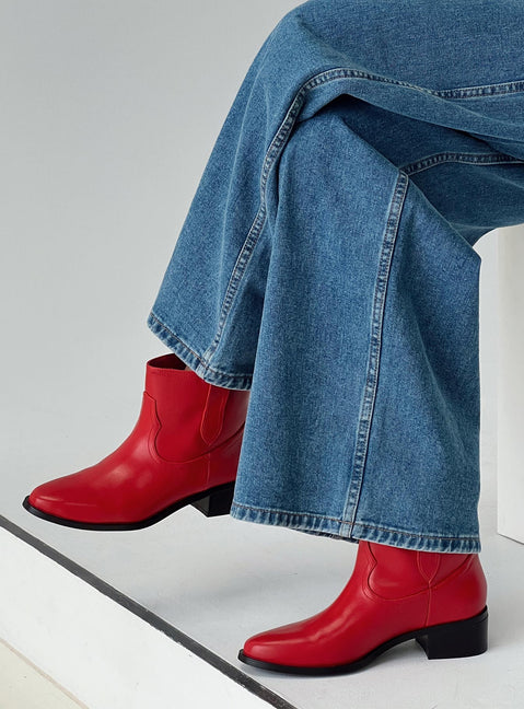 Lunas Boots Red