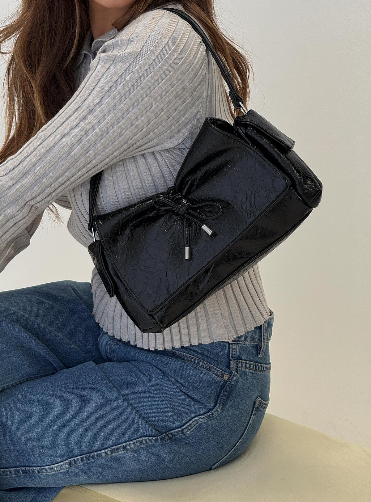 Lay Your Cards Bow Detail Shoulder Bag Black