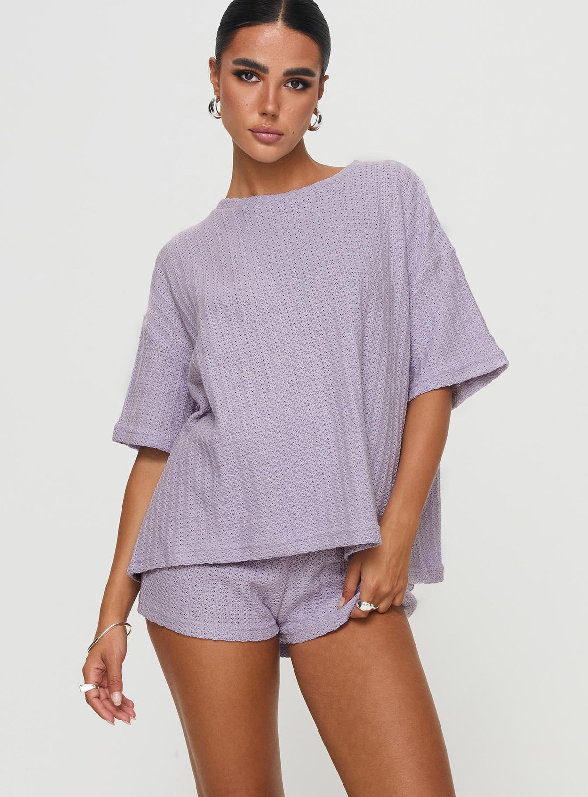 Knit matching set Oversized top, drop shoulder, crew neckline High-waisted shorts, relaxed fit, thick elasticated waistband Good stretch, unlined 