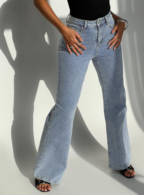 Thearlie High Rise Flared Jeans Light Wash