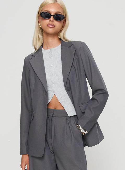 Blazer Relaxed fit, lapel collar, button fastening, twin hip pockets Non-stretch material, fully lined 