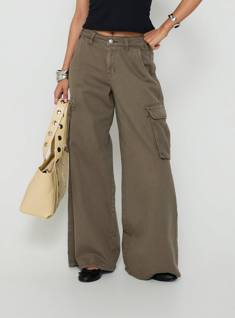 Showcasing the Hudsen Cargo Pants in womens regular pants with mid-rise waist front view of model wearing