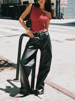 front view of model wearing Princess Polly Top Model Jean Onyx Pants 
