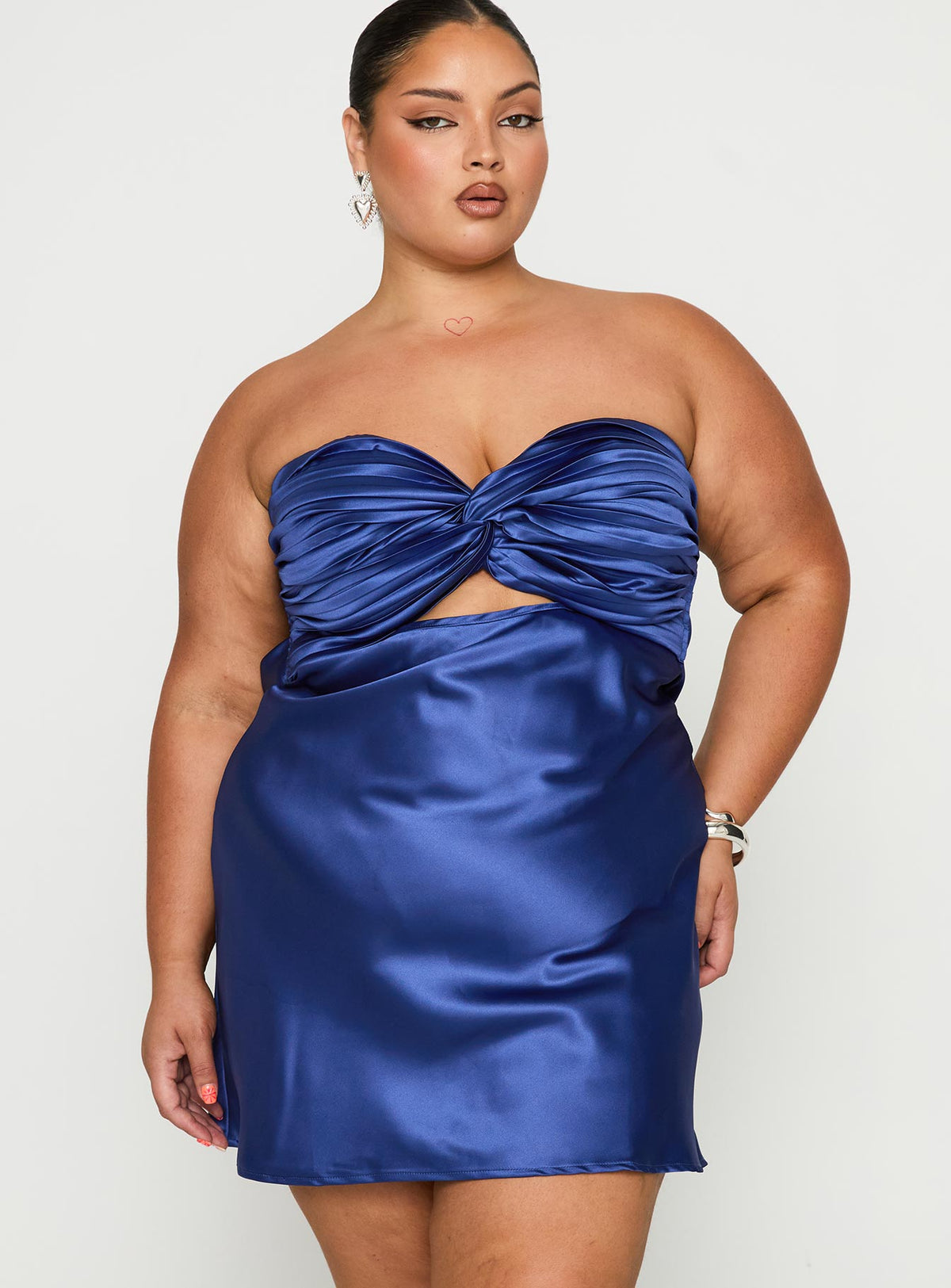 front view of model wearing Princess Polly Shellie Mini Dress Blue Curve Sweetheart Neckline 