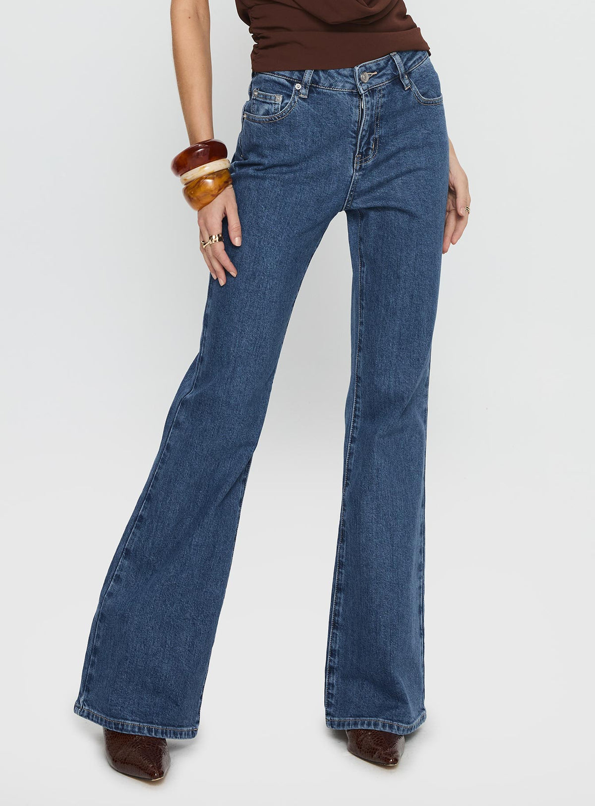 Magic Mirror Mid Rise Bootleg Jeans Mid Blue Wash Mid Rise Jeans Jeans 