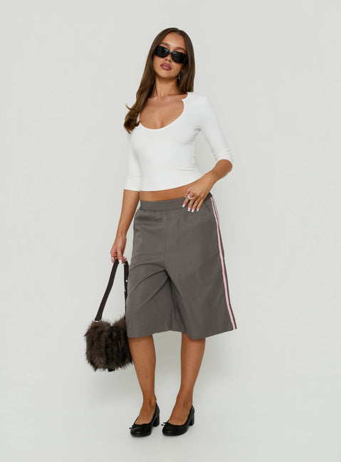 Boe Longline Track Shorts Charcoal / Pink