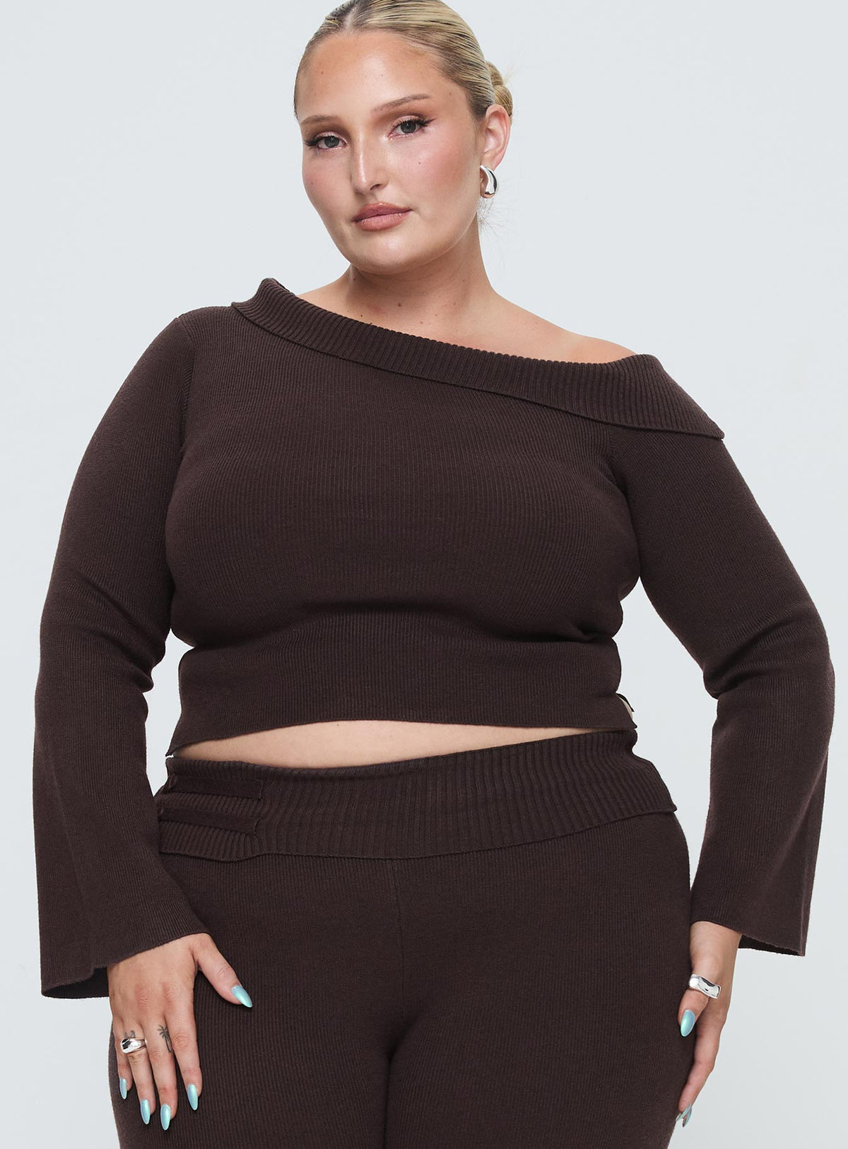 front view of model wearing Princess Polly Sina Off The Shoulder Top Chocolate Curve Cropped Jumpers Jumpers 