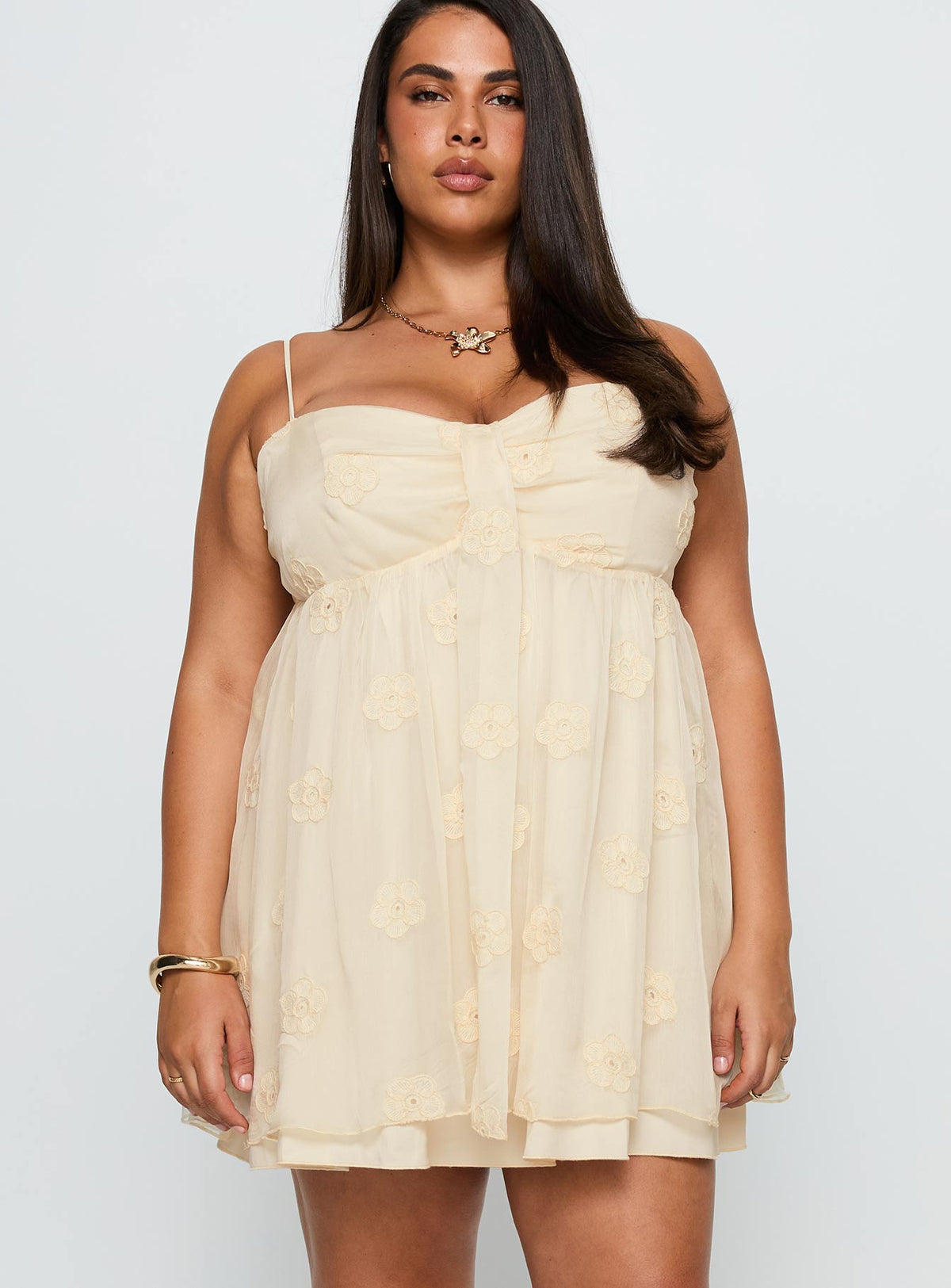 front view of model wearing Princess Polly Sparks Fly Mini Dress Cream Curve Sweetheart Neckline 