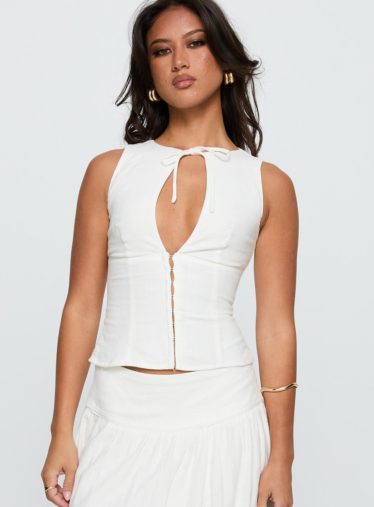 front view of model wearing Princess Polly Alissea Keyhole Linen Blend Top White Sleeveless Crew Neck 