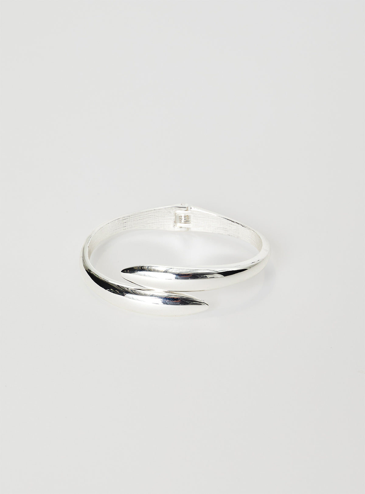Cuff Silver toned, hinge opening