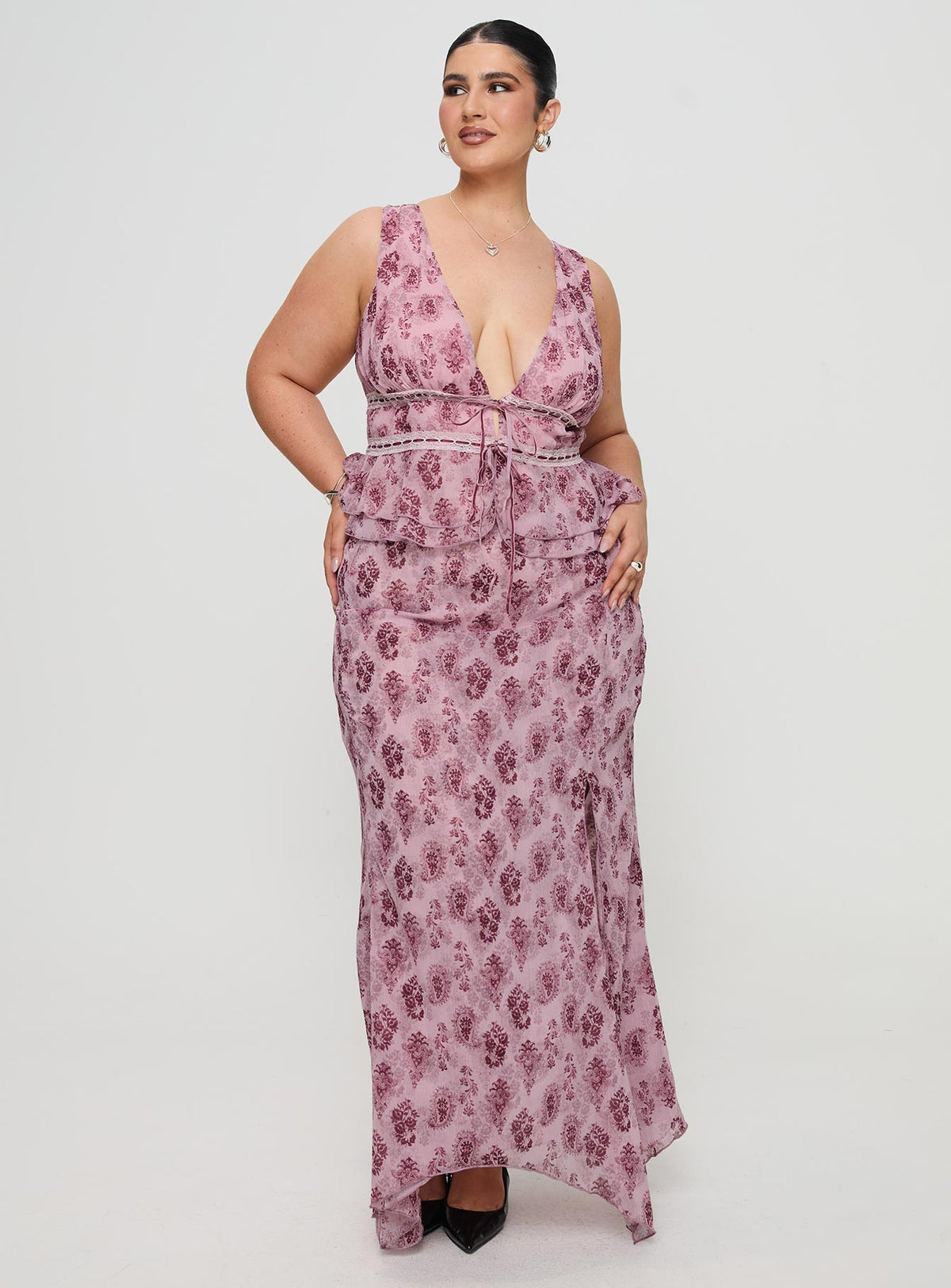front view of model wearing Princess Polly Nikolise Top Purple Curve Sleeveless Plunger 