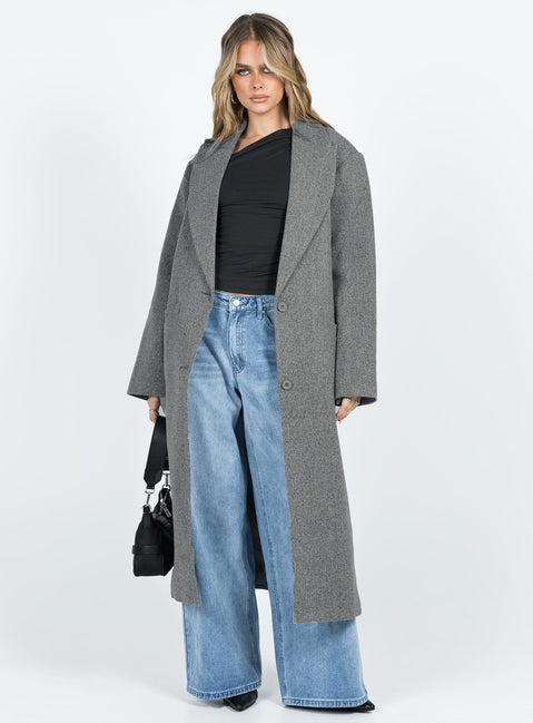 Coat Lapel collar Button fastening at front Front pockets