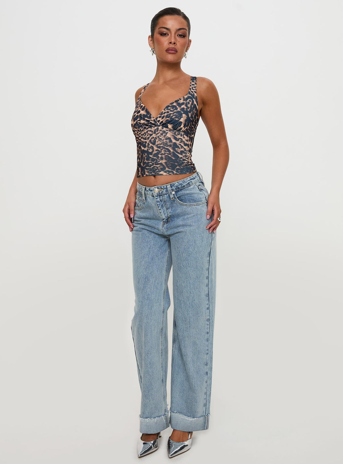 Ollie Mid Rise Straight Leg Jean Light Wash Denim