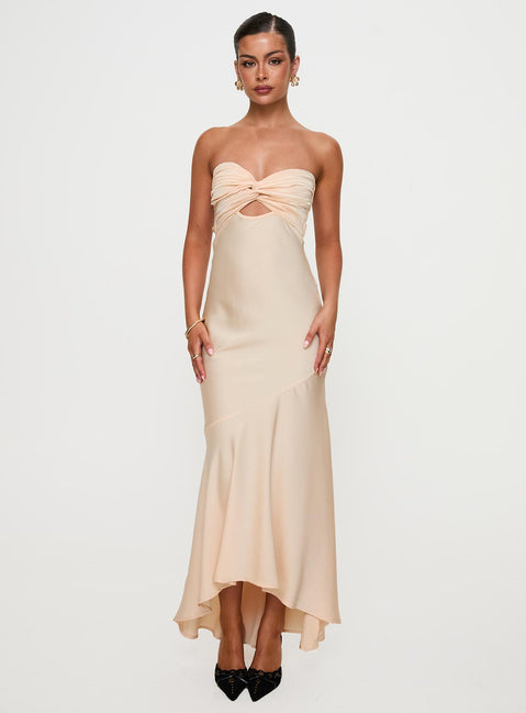 front view of model wearing Princess Polly Stand A Chance Twist Detail Maxi Dress Champagne Sweetheart Neckline 