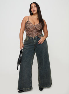 front view of model wearing Princess Polly Ziggie Low Rise Baggy Jeans Antique Wash Curve High Rise Jeans Jeans 