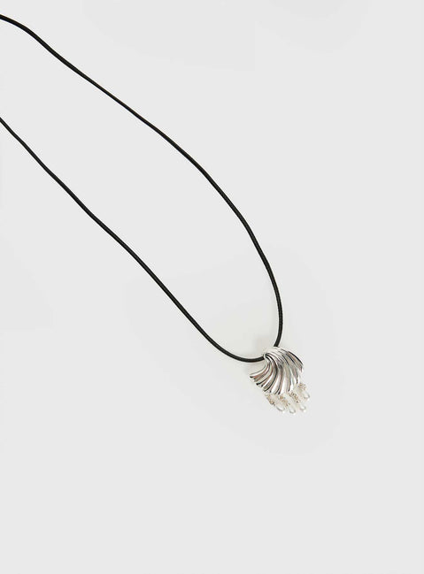 Sun Still Shines Shell Necklace Silver