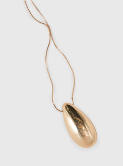 Attracted Pendant Necklace Gold