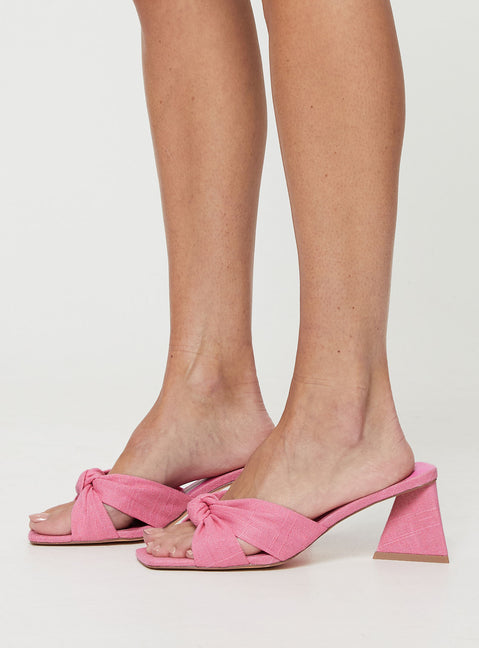 Linen look heel Block heel, tie detail upper, square toe