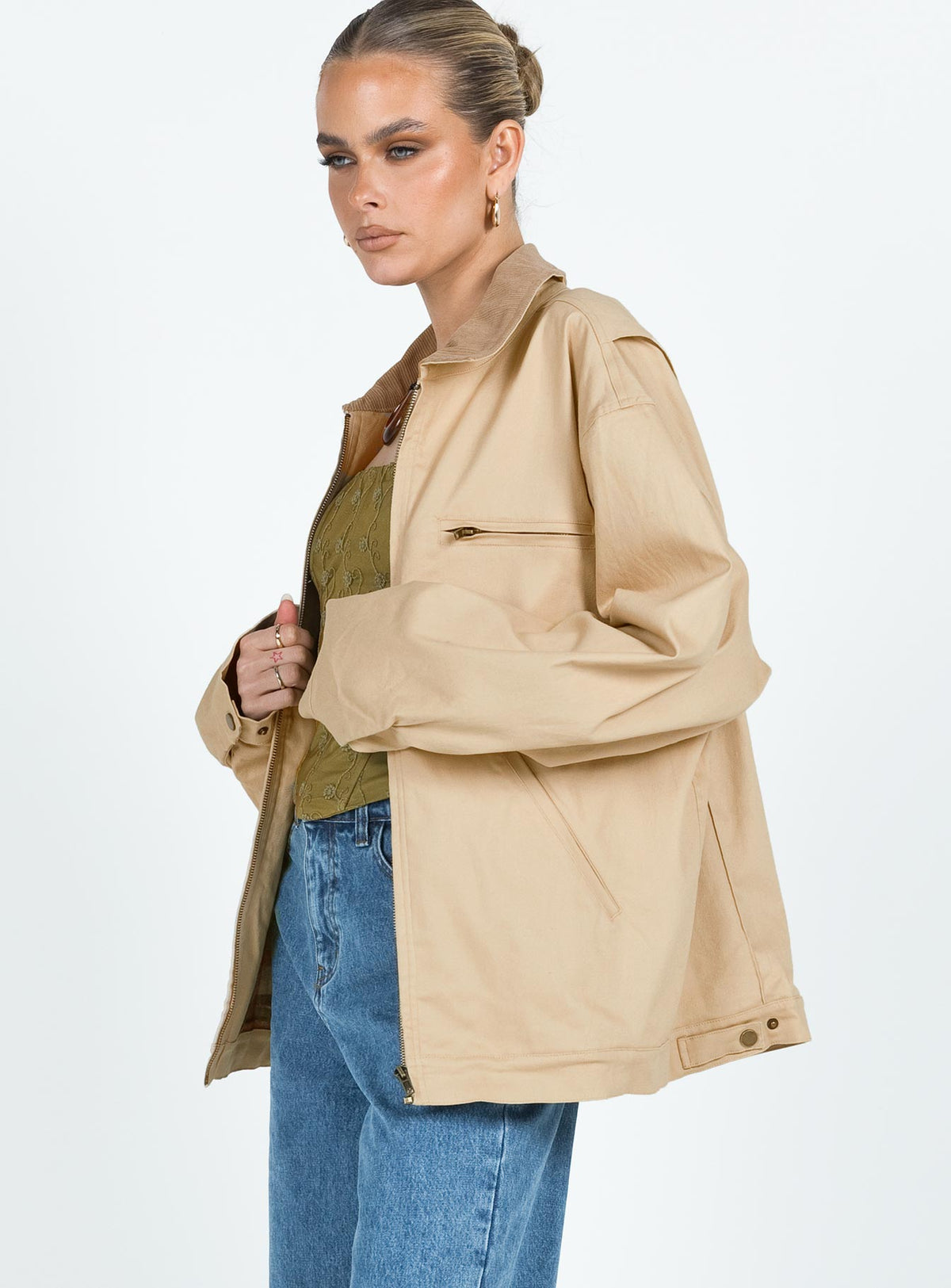 Jacket Corduroy classic collar Brass toned hardware Zip front fastening Twin hip pockets Snap button closure along cuffs Plaid lining