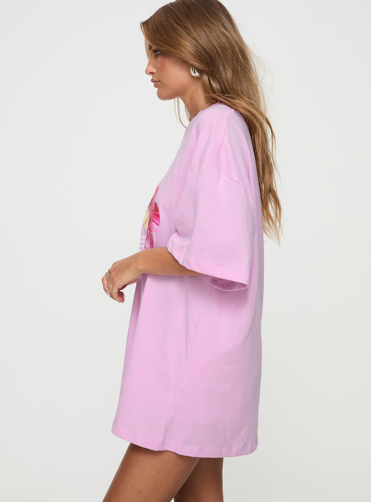 side view of model wearing Princess Polly Hibiscus Haven Oversized Tee Pink Half Sleeves Crew Neck 
