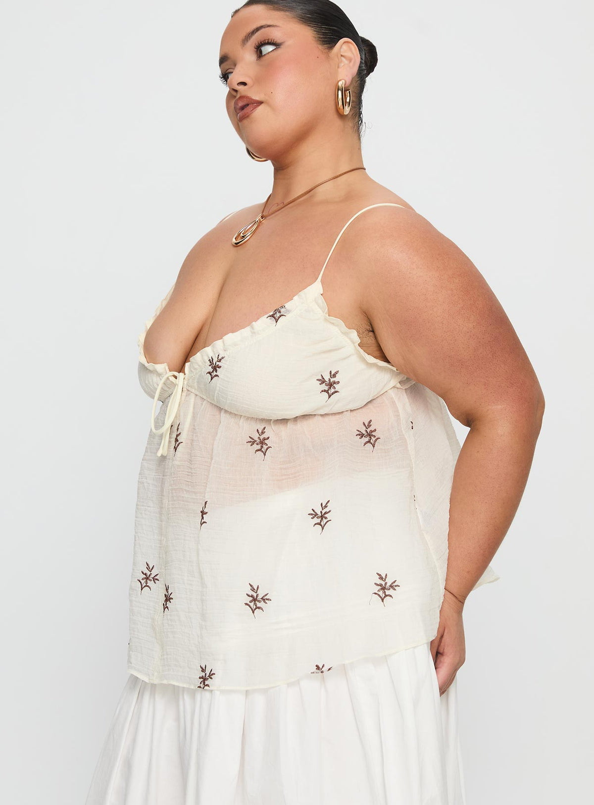 Cinnamon Embroidered Top Cream Curve