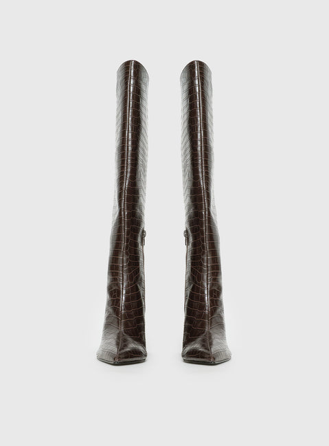 Good Judgement Knee High Boots Chocolate