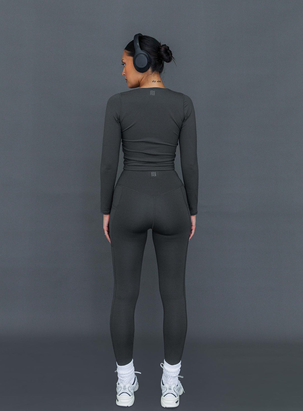 Grey activewear leggings