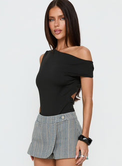 side view of model wearing Princess Polly Back To Back Off Shoulder Twist Back Bodysuit Black Short Sleeve Bodysuit 