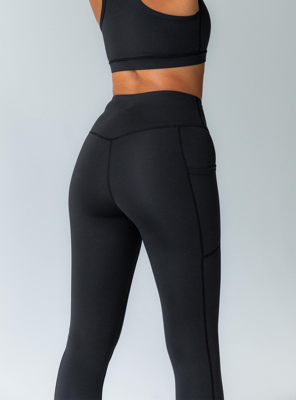 Black leggings high-waisted design & twin slip leg pockets
