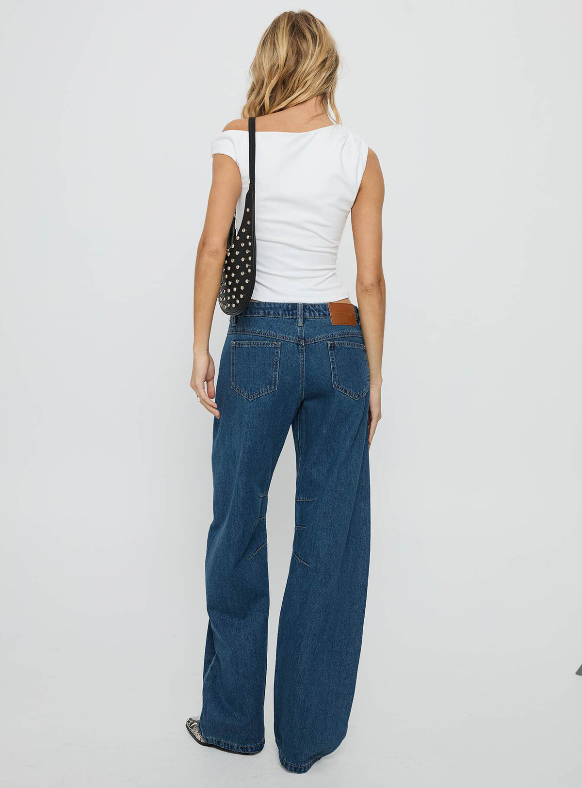 Tippie Low Rise Barrel Leg Jeans Mid Wash Mid Rise Jeans Jeans 
