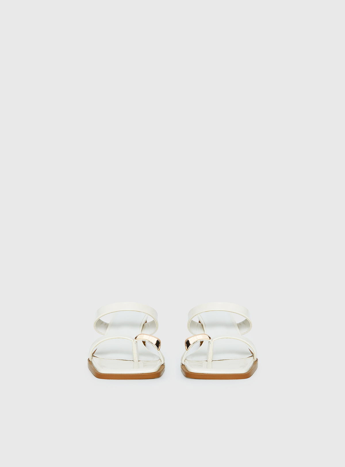 Billini Iverson Hardware Detail Heels While / Gold