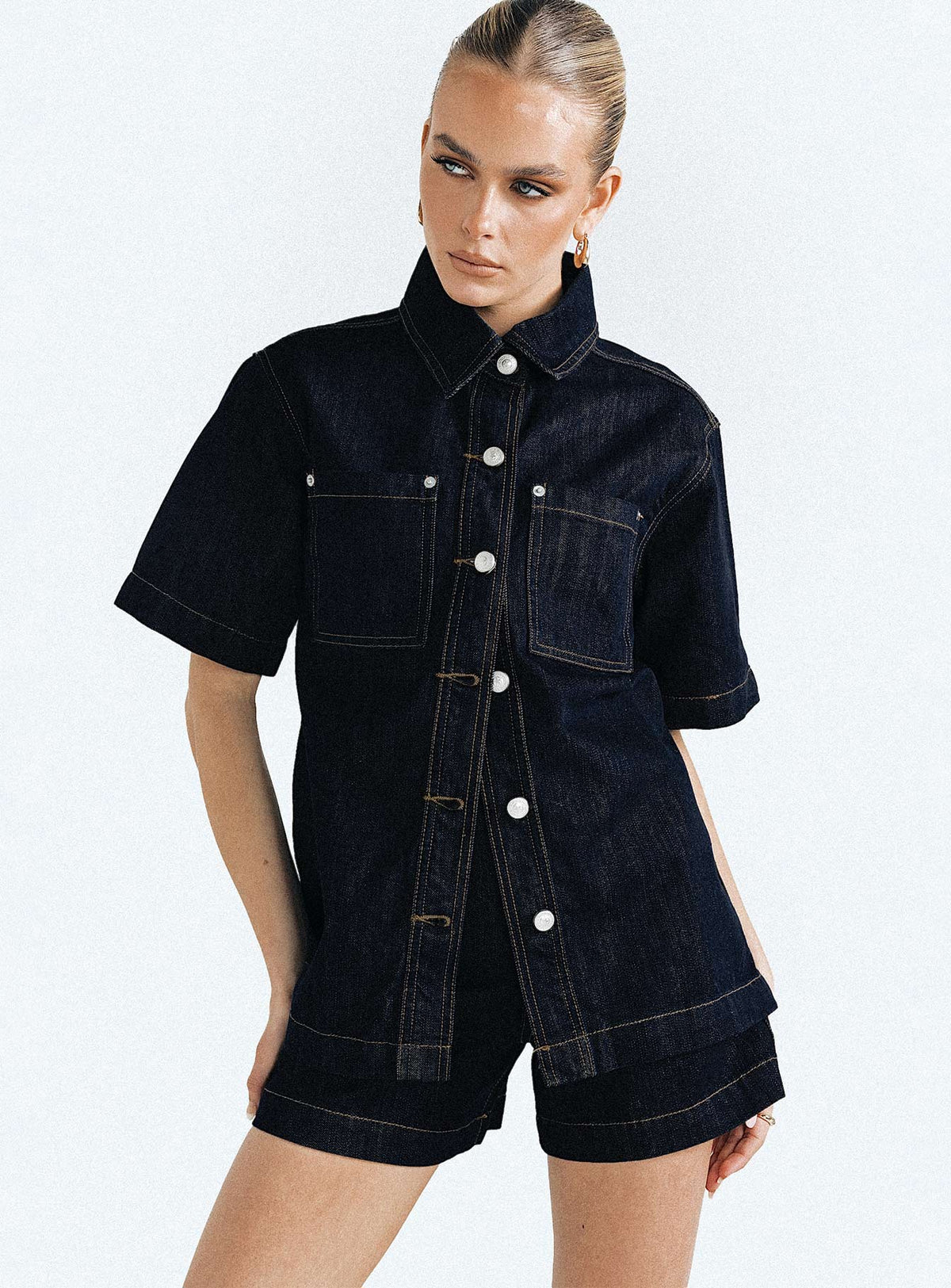Shacket Dark wash denim Pointed collar Button fastening at front Twin chest pockets