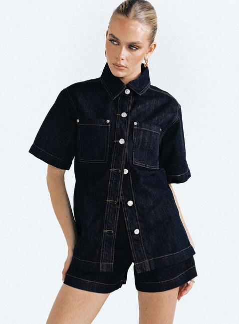 Shacket Dark wash denim Pointed collar Button fastening at front Twin chest pockets