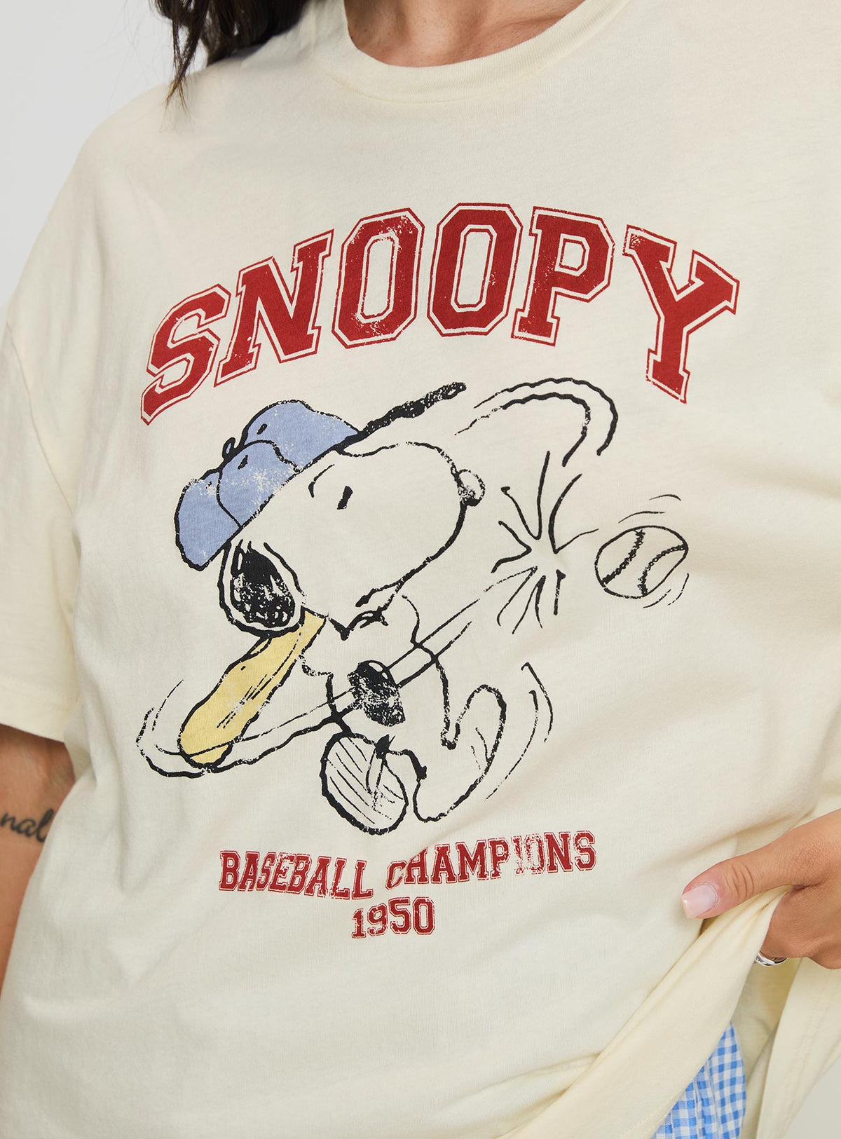 back view of model wearing Princess Polly Snoopy Championship Oversized Tee White Half Sleeves Crew Neck 
