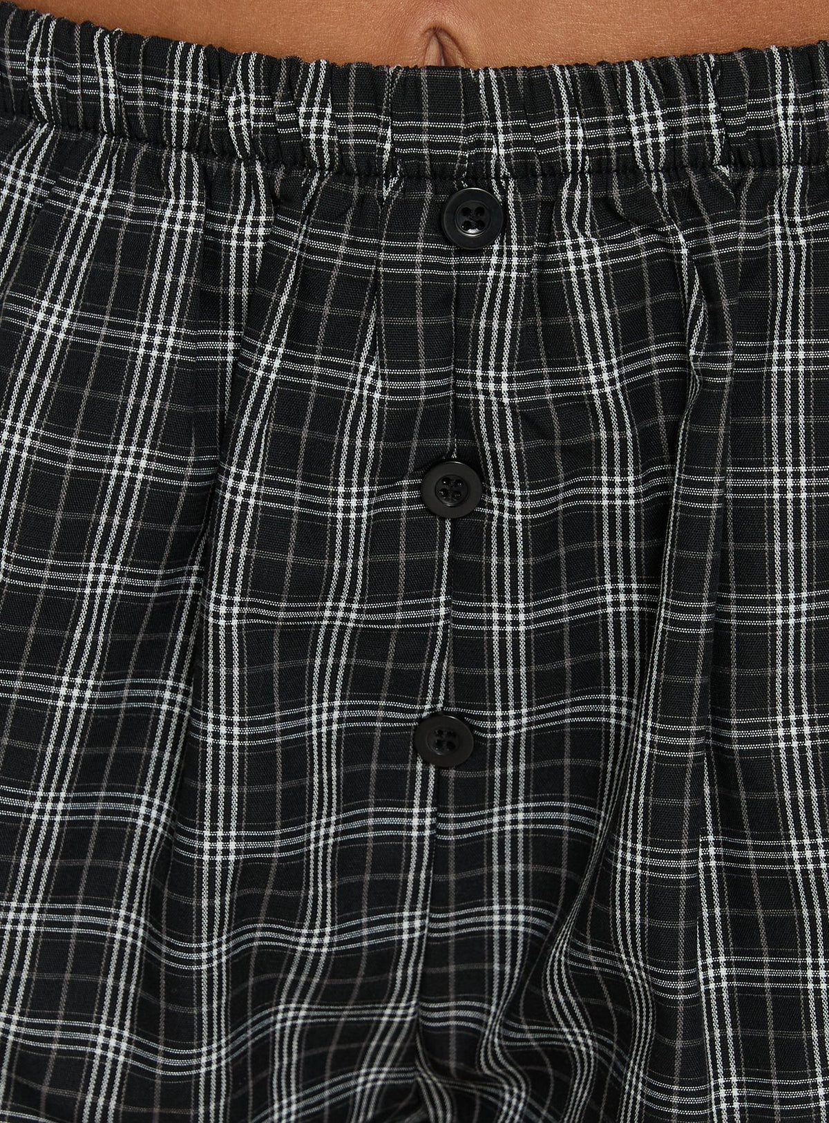 Quiny Elasticated Waist Shorts Black Check
