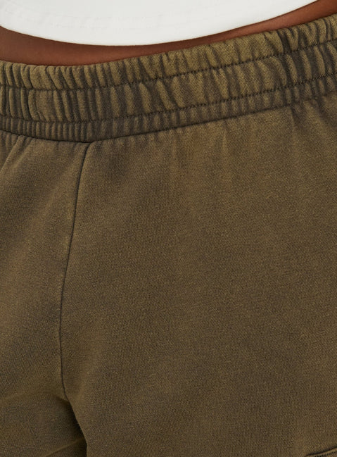 Harleah Wide Cargo Fleece Shorts Brown