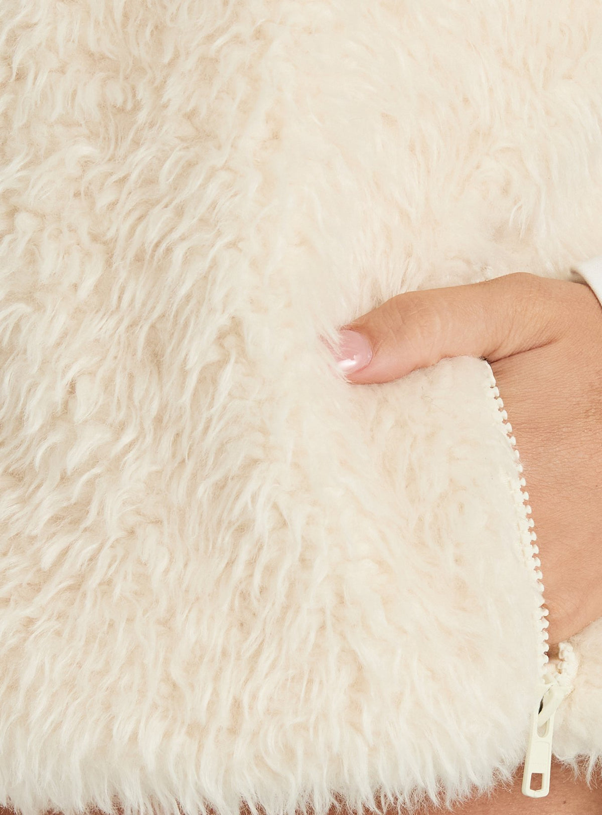 Elaska Fluffy Fleece Vest Cream