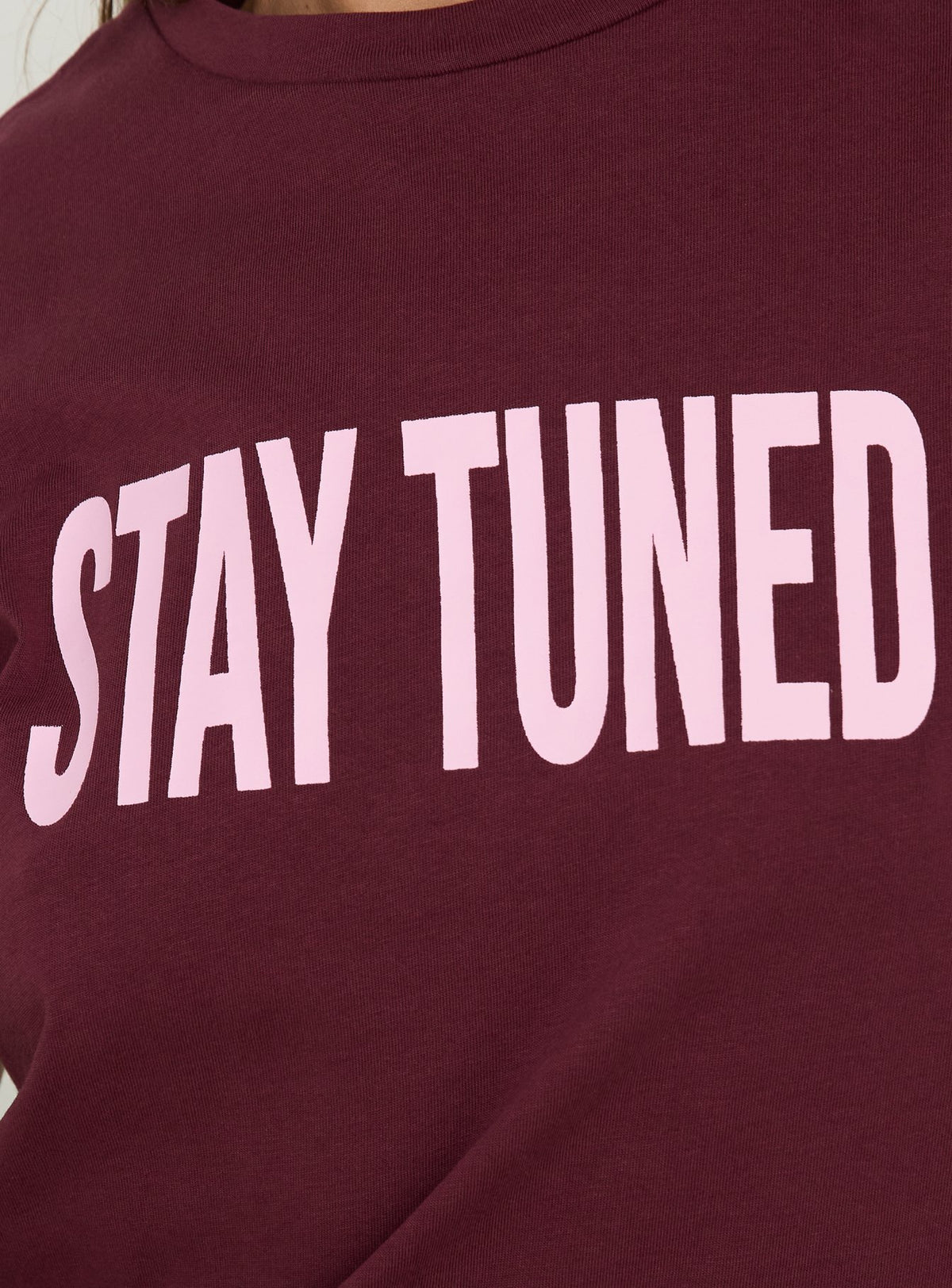 Stay Tuned Graphic Baby Tee Plum