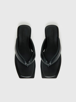 Rylin Puff Thong Sandals Black
