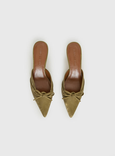 Unrivaled Pointed Toe Faux Suede Heels Green