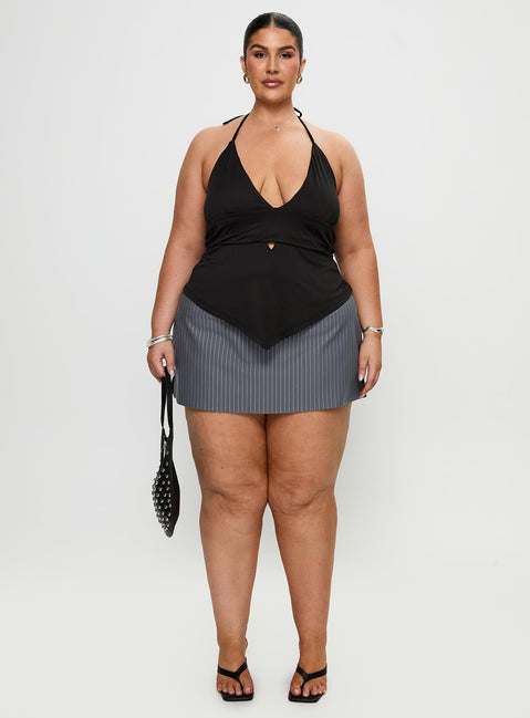 front view of model wearing Princess Polly Averee Halter Top Black Curve Sleeveless Plunger 