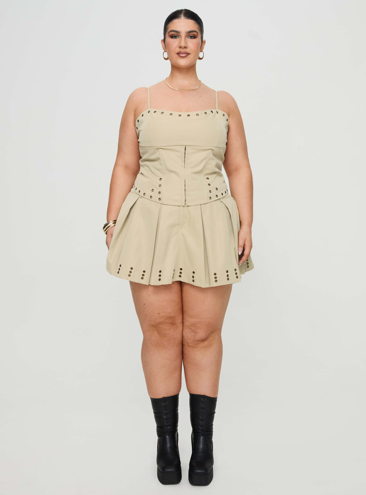 front view of model wearing Princess Polly Alinzia Eyelet Corset Top Beige Curve Sleeveless Square Neck 
