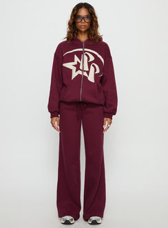 Showcasing the Stargirl Zip Through Jumper in Burgundy womens jumpers with long fit front view of model wearing Princess Polly