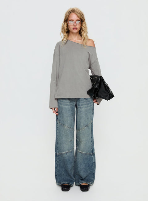front view of model wearing Princess Polly Atmosphere Mid Rise Straight Leg Jeans Antique Wash Low Rise Jeans Jeans 