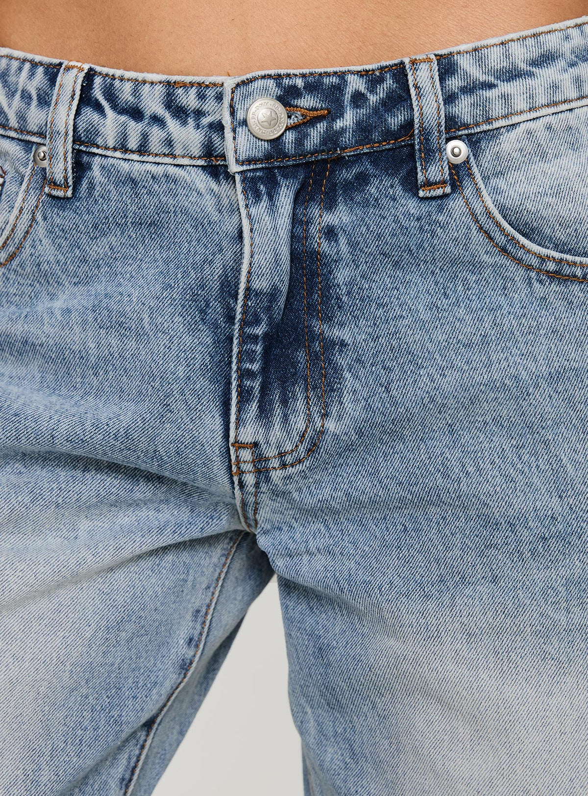 Ronine Low Rise Wide Leg Jeans Light Wash Low Rise Jeans Jeans 