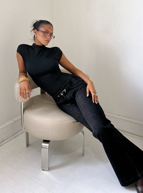 Showcasing the Cailie Mock Neck Bodysuit Black womens-bodysuit with short sleeves side view of model wearing Princess Polly