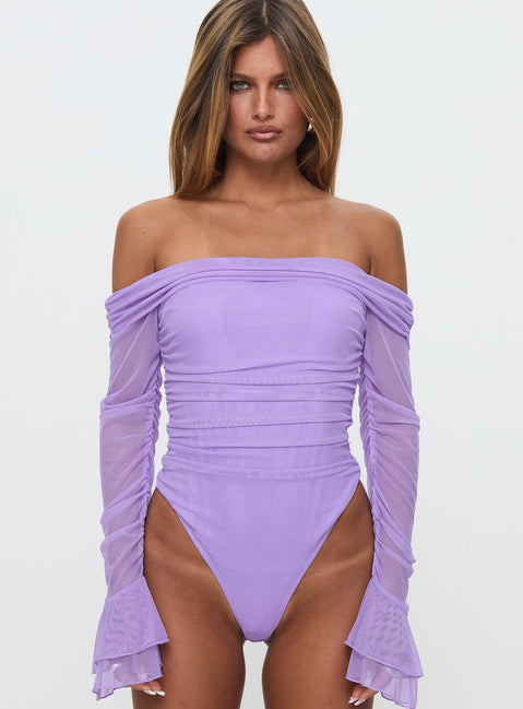 front view of model wearing Princess Polly Feel A Way Off Shoulder Bodysuit Lilac Long Sleeve Tops Bodysuit 