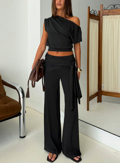 Hadlia Off Shoulder Top Black