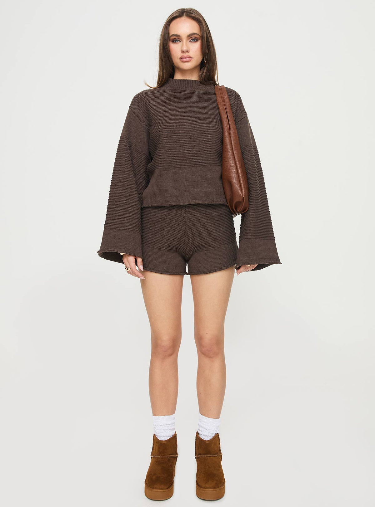 Matching set Relaxed fit, knit material, drop shoulder, thick elasticated waistband Good stretch, unlined